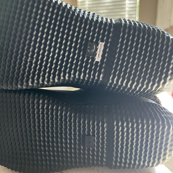 Used size 8 Hunter Boots - Picture 3 of 4